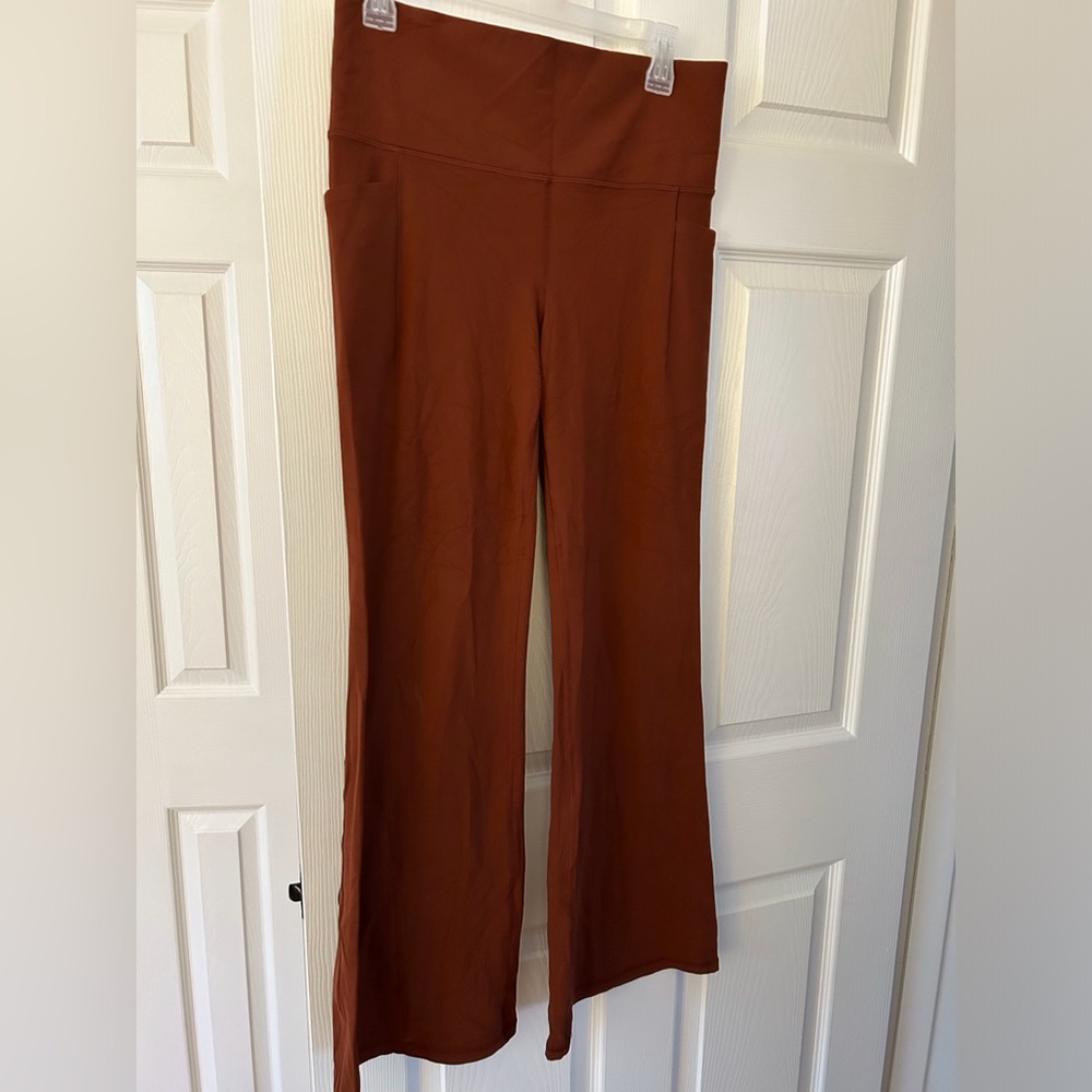 Athleta Salutation Stash flare pant